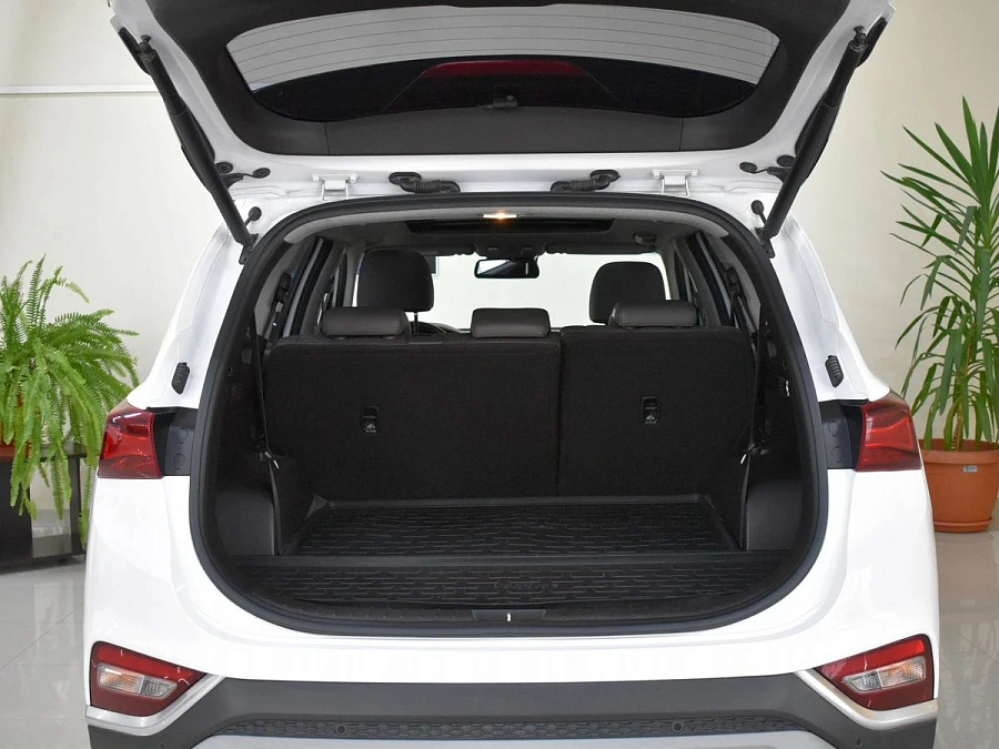 Hyundai Santa Fe, 2019г., передний привод, автомат