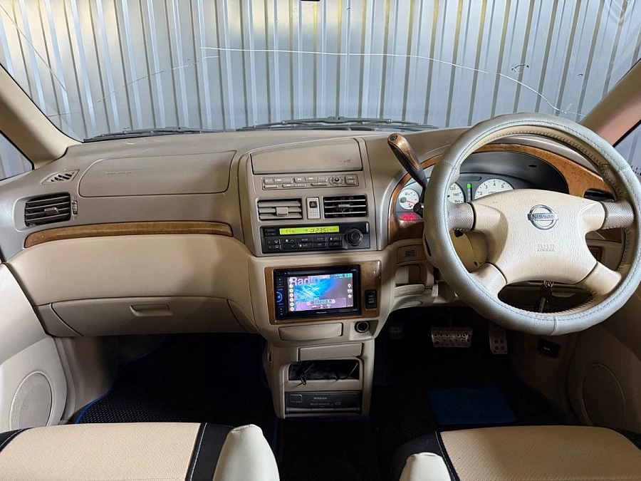 Nissan Presage, 2001г., передний привод, автомат
