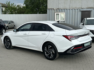 Hyundai Elantra, 2023г, передний привод, автомат