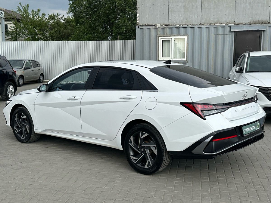 Hyundai Elantra, 2023г., передний привод, автомат