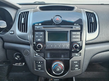 Kia Cerato, 2011г, передний привод, автомат