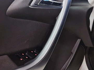 Opel Astra, 2013г, передний привод, механика