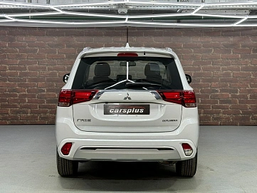 Mitsubishi Outlander, 2022г, передний привод, вариатор