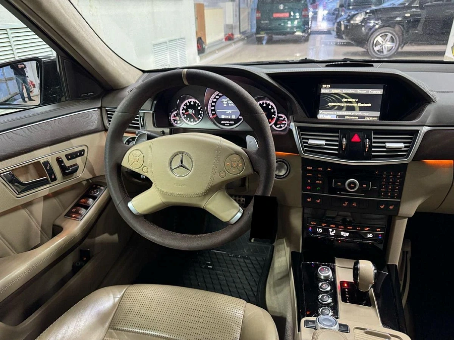 Mercedes-Benz E-Класс AMG, 2011г., задний привод, автомат
