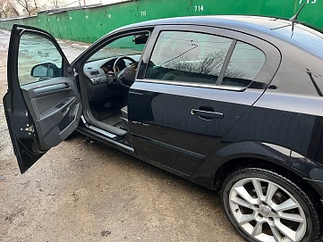 Opel Astra, 2010г, передний привод, автомат