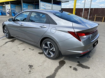 Hyundai Elantra, 2022г, передний привод, автомат