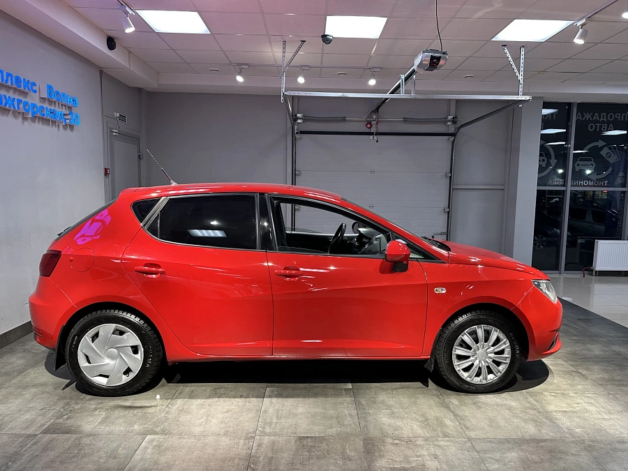 SEAT Ibiza, 2012г., передний привод, робот