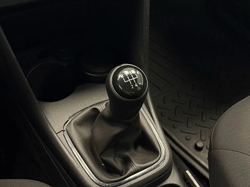 Volkswagen Polo, 2020г., передний привод, механика
