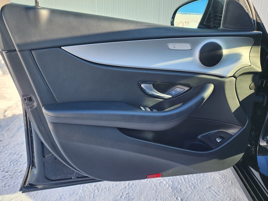 Mercedes-Benz E-Класс, 2021г., задний привод, автомат