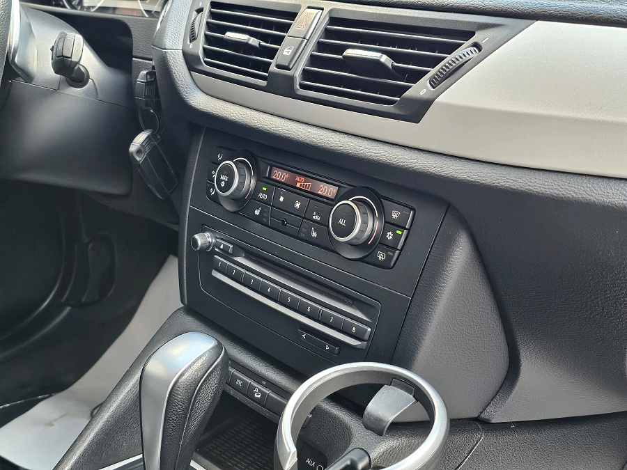 BMW X1, 2010г., полный привод, автомат