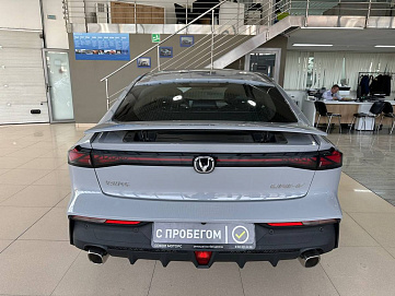 Changan UNI-V, 2023г, передний привод, робот
