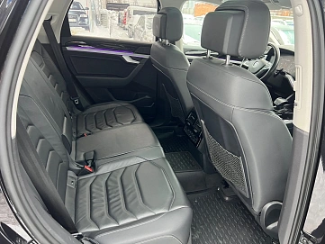 Volkswagen Touareg, 2018г, полный привод, автомат