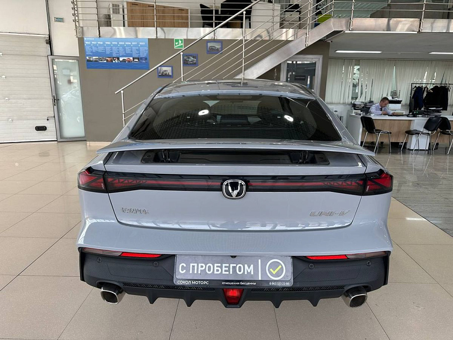 Changan UNI-V, 2023г., передний привод, робот