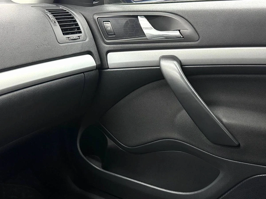 Skoda Octavia, 2011г., передний привод, робот