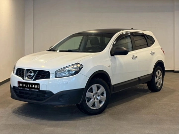 Nissan , 2011г., передний привод, механика