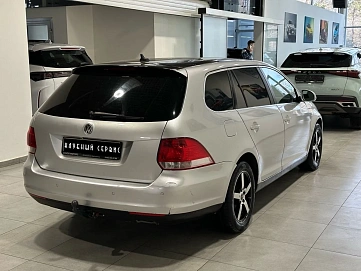 Volkswagen Golf, 2008г, передний привод, робот