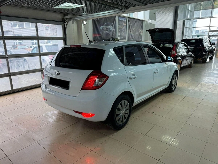 Kia Ceed, 2010г., передний привод, механика