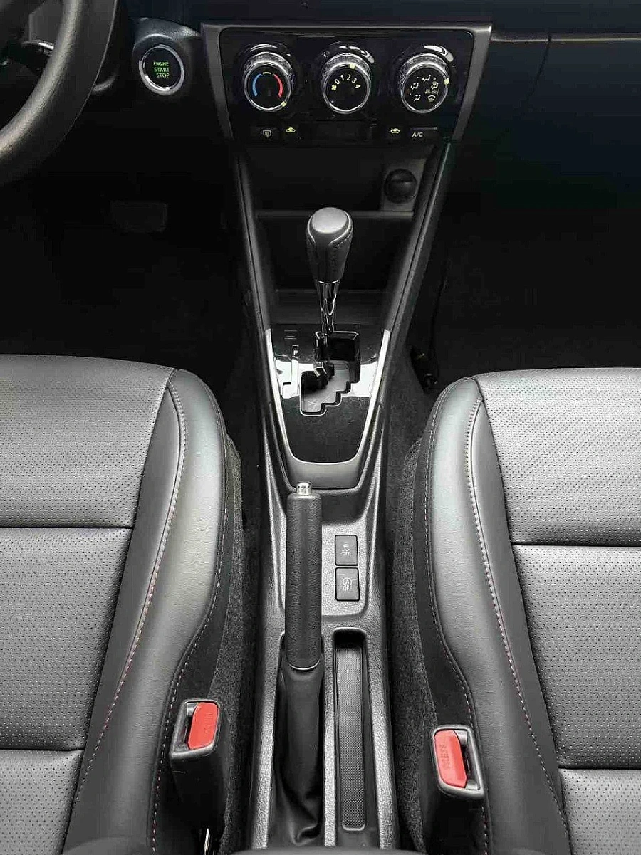 Toyota Yaris, 2023г., передний привод, вариатор