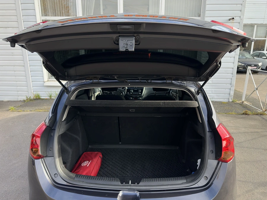 Kia Ceed, 2013г., передний привод, автомат