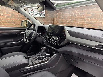 Toyota Highlander, 2025г, полный привод, автомат