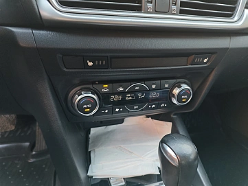 Mazda 3, 2018г., передний привод, автомат