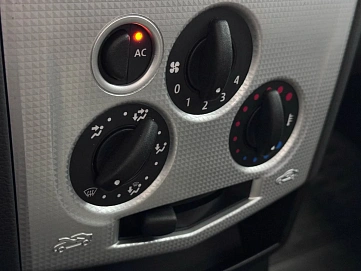 Renault Logan, 2008г, передний привод, механика