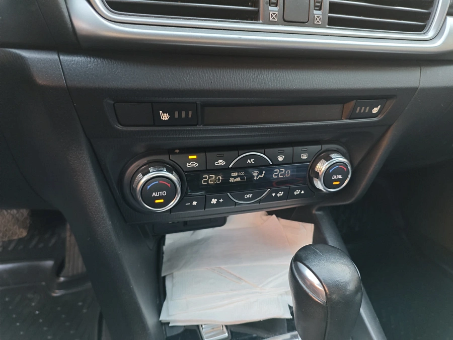 Mazda 3, 2018г., передний привод, автомат