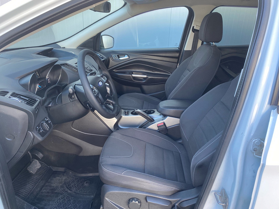 Ford Kuga, 2013г., передний привод, автомат