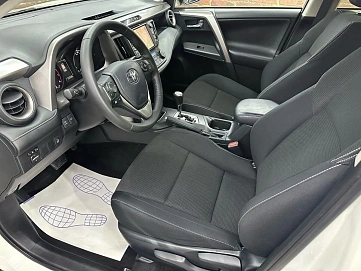 Toyota RAV4, 2018г, полный привод, вариатор