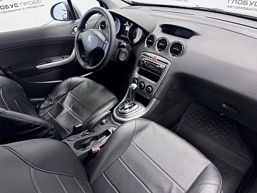 Peugeot 308, 2011г, передний привод, автомат