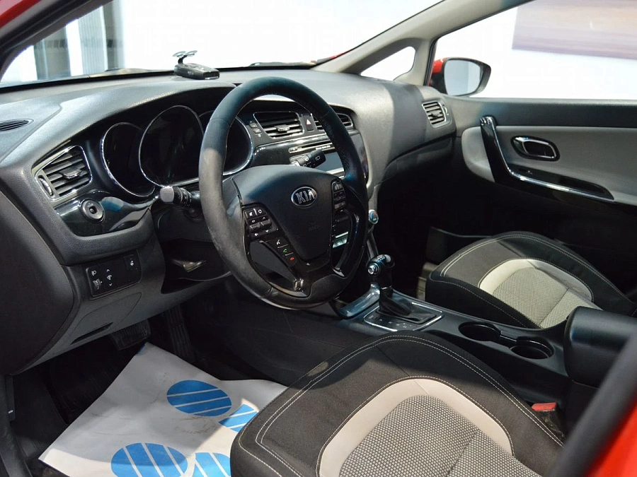 Kia Ceed, 2013г., передний привод, автомат