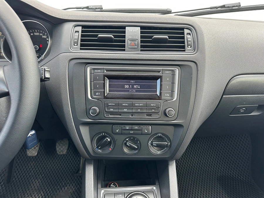 Volkswagen Jetta, 2015г., передний привод, механика