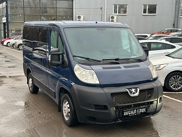Peugeot , 2010г., передний привод, механика