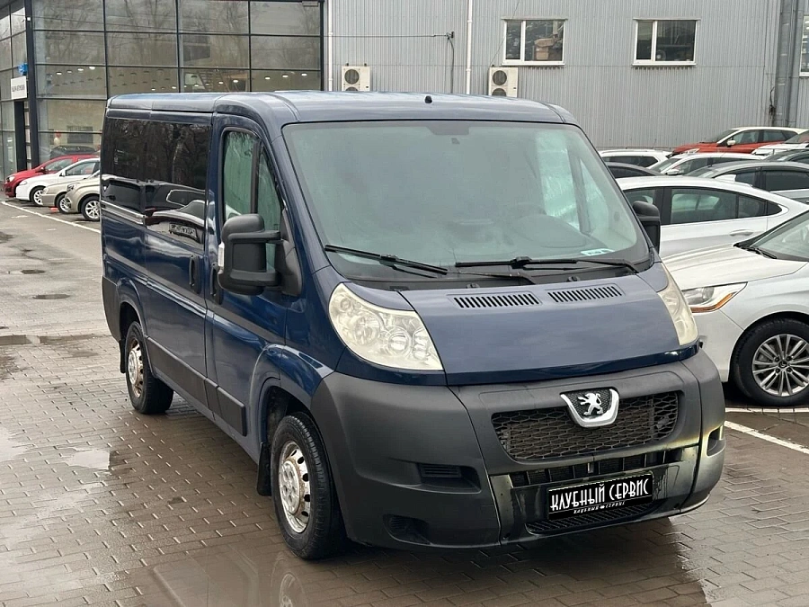 Peugeot , 2010г., передний привод, механика