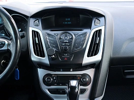Ford Focus, 2011г, передний привод, робот