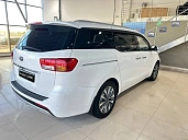 Kia Carnival, 2015г., передний привод, автомат