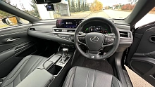 Lexus ES, 2019г., передний привод, вариатор