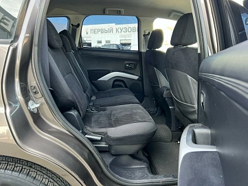 Mitsubishi Outlander, 2010г, передний привод, автомат