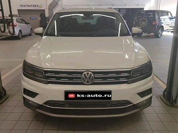 Volkswagen Tiguan, 2018г, полный привод, робот