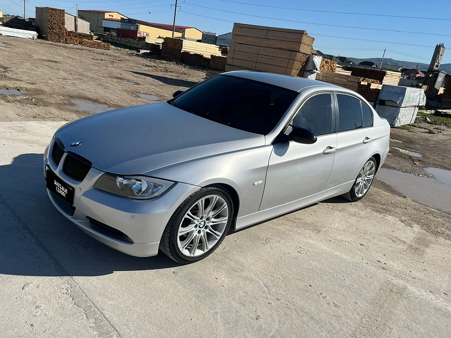 BMW 3 серии, 2005г., задний привод, автомат
