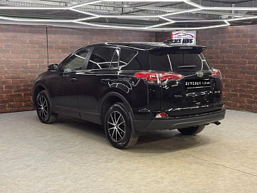 Toyota RAV4, 2018г, передний привод, вариатор