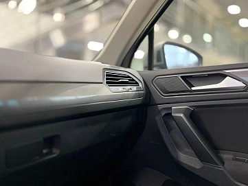 Volkswagen Tiguan, 2018г, передний привод, робот