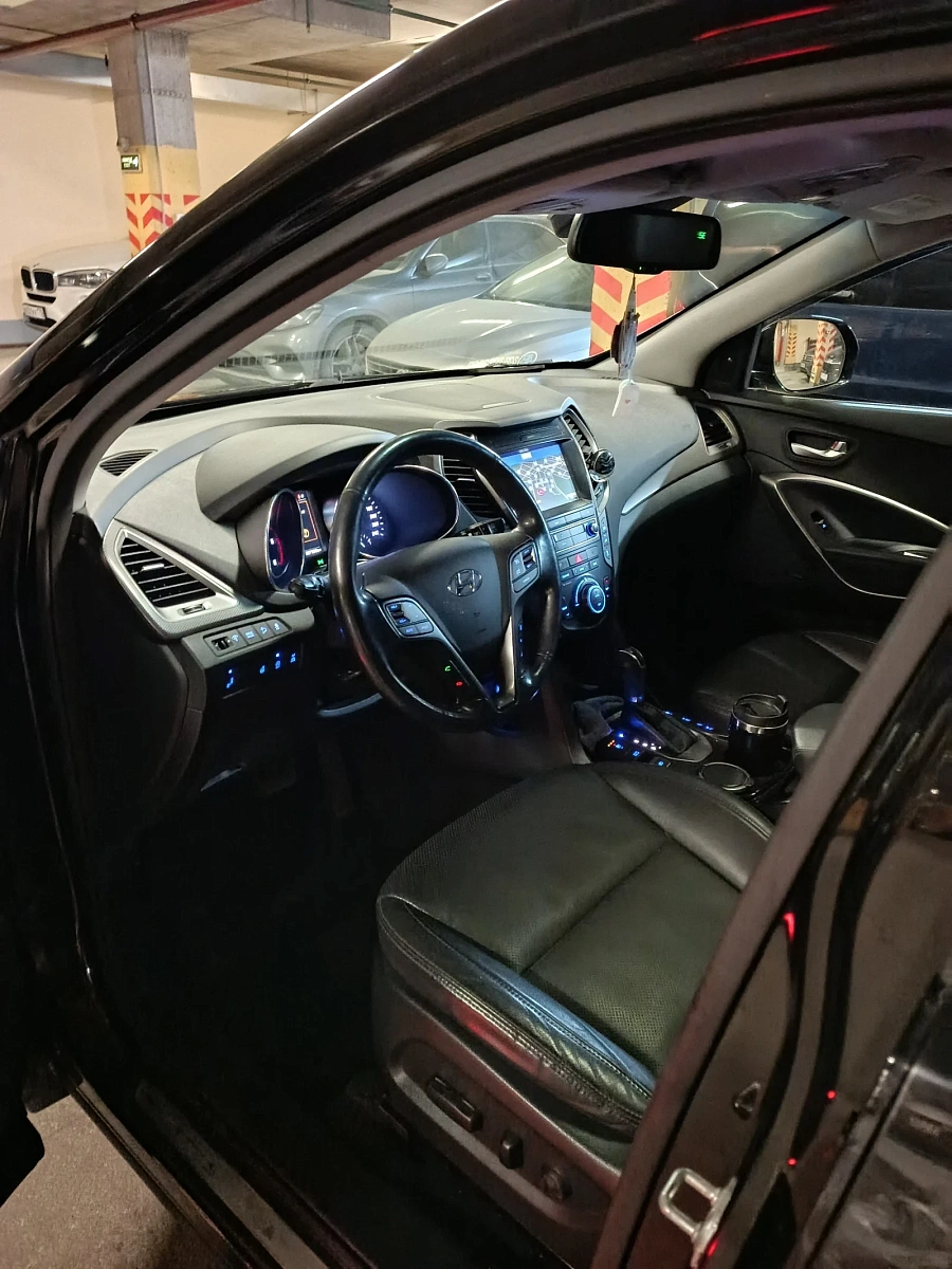 Hyundai Santa Fe, 2017г., полный привод, автомат
