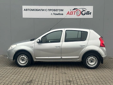 Renault Sandero, 2012г, передний привод, механика