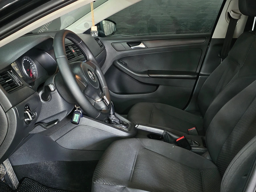 Volkswagen Jetta, 2013г., передний привод, автомат