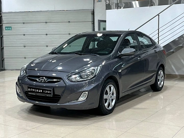 Hyundai Solaris, 2011г, передний привод, автомат