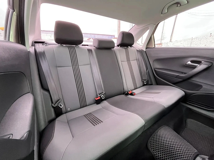 Volkswagen Polo, 2017г., передний привод, автомат