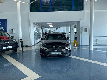 Hyundai Elantra, 2018г, передний привод, автомат