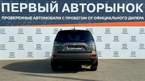 Mitsubishi Outlander, 2010г, передний привод, автомат