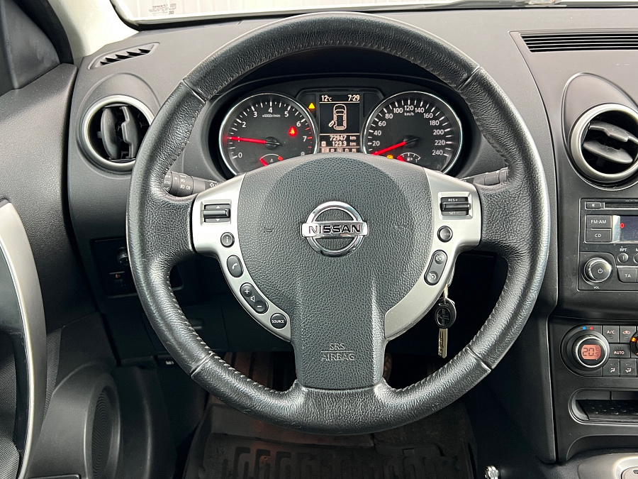 Nissan Qashqai, 2010г., передний привод, вариатор